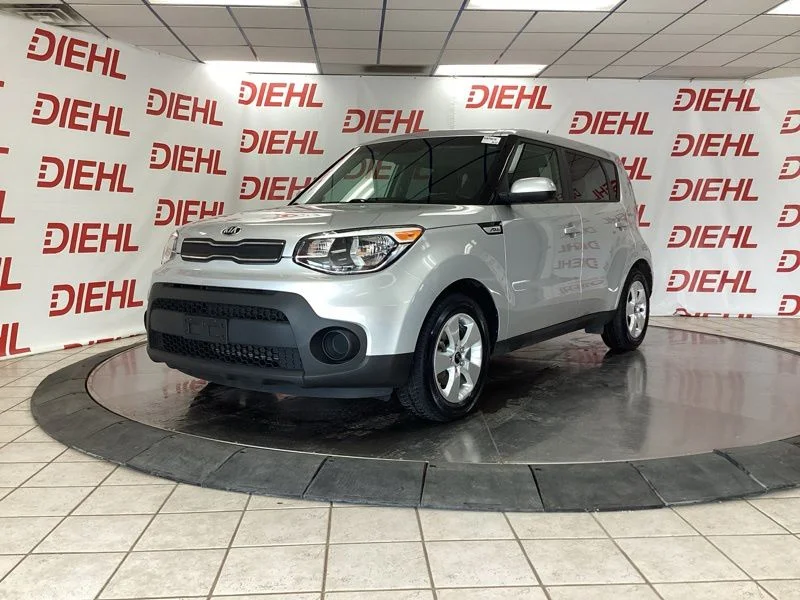 Used 2018 Silver Kia Base image 3