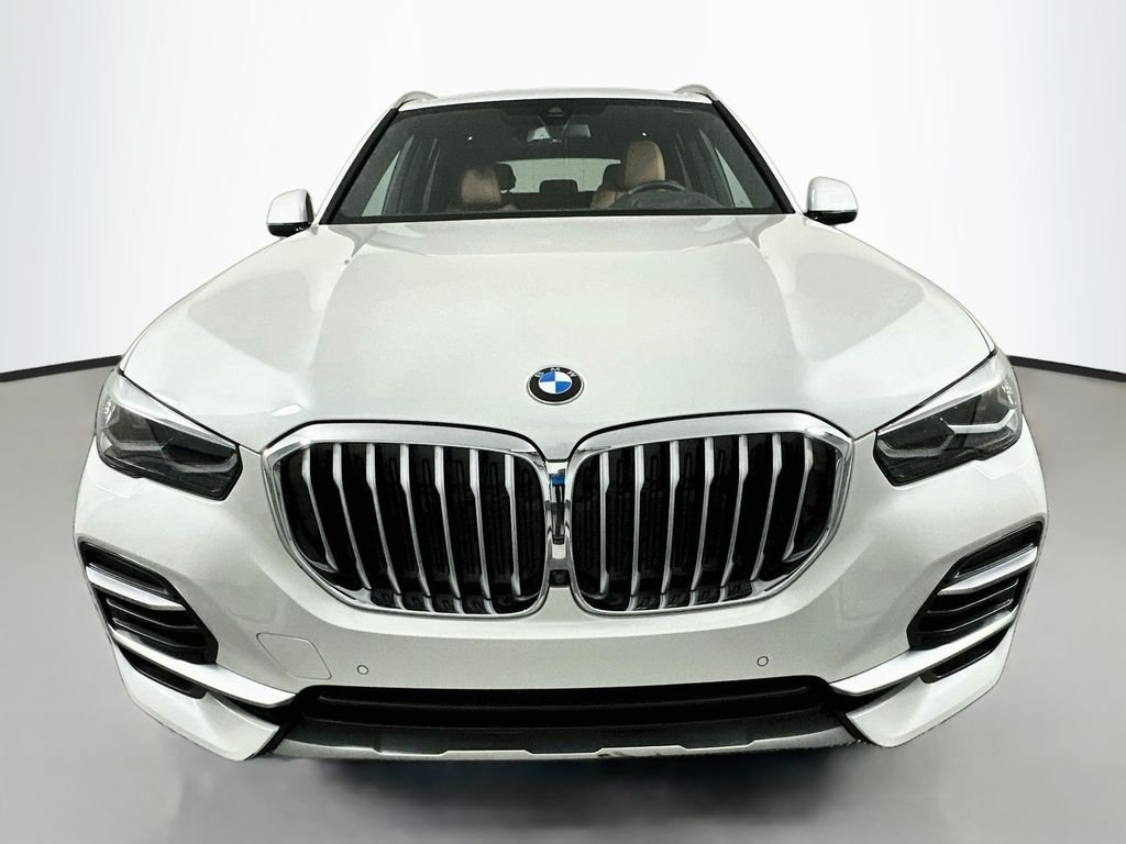 Certified Used 2023 Mineral White Metallic BMW xDrive40i image 2