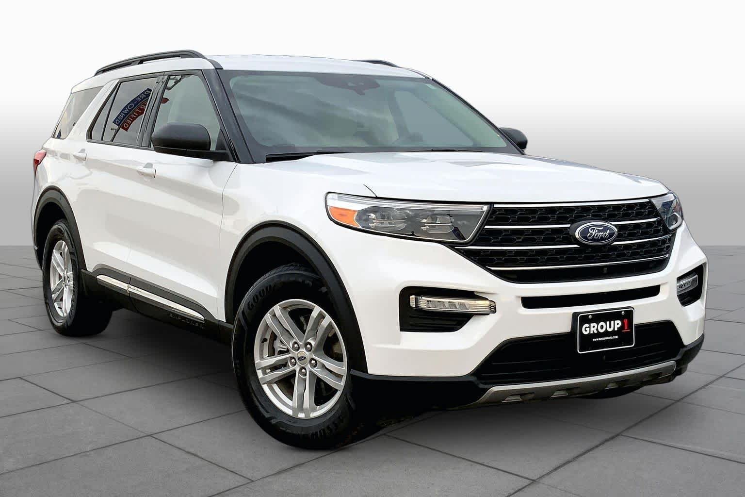 Certified Used 2024 Oxford White Ford XLT image 2