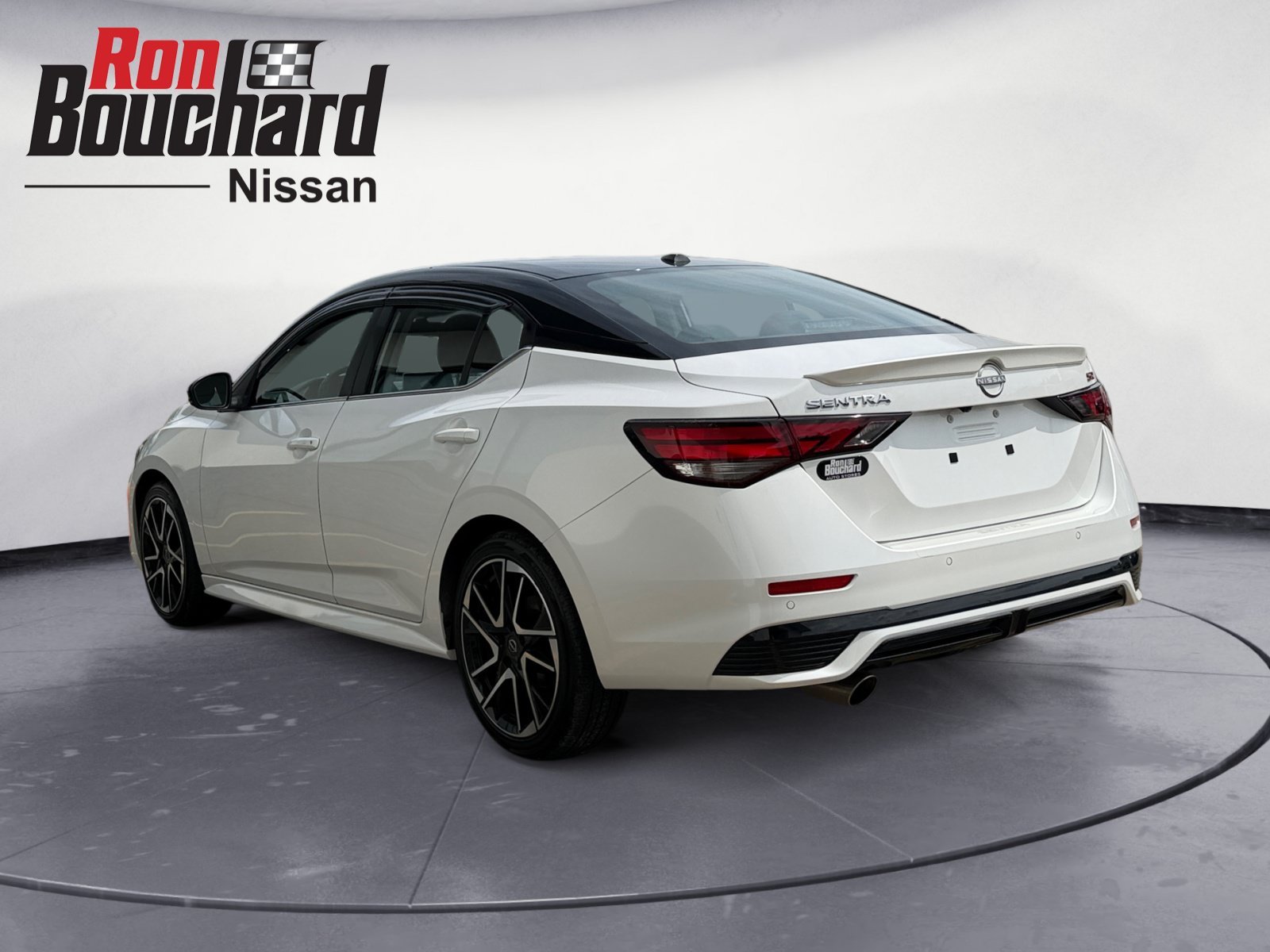Used 2024 Aspen White Tricoat/Super Black Nissan SR image 4