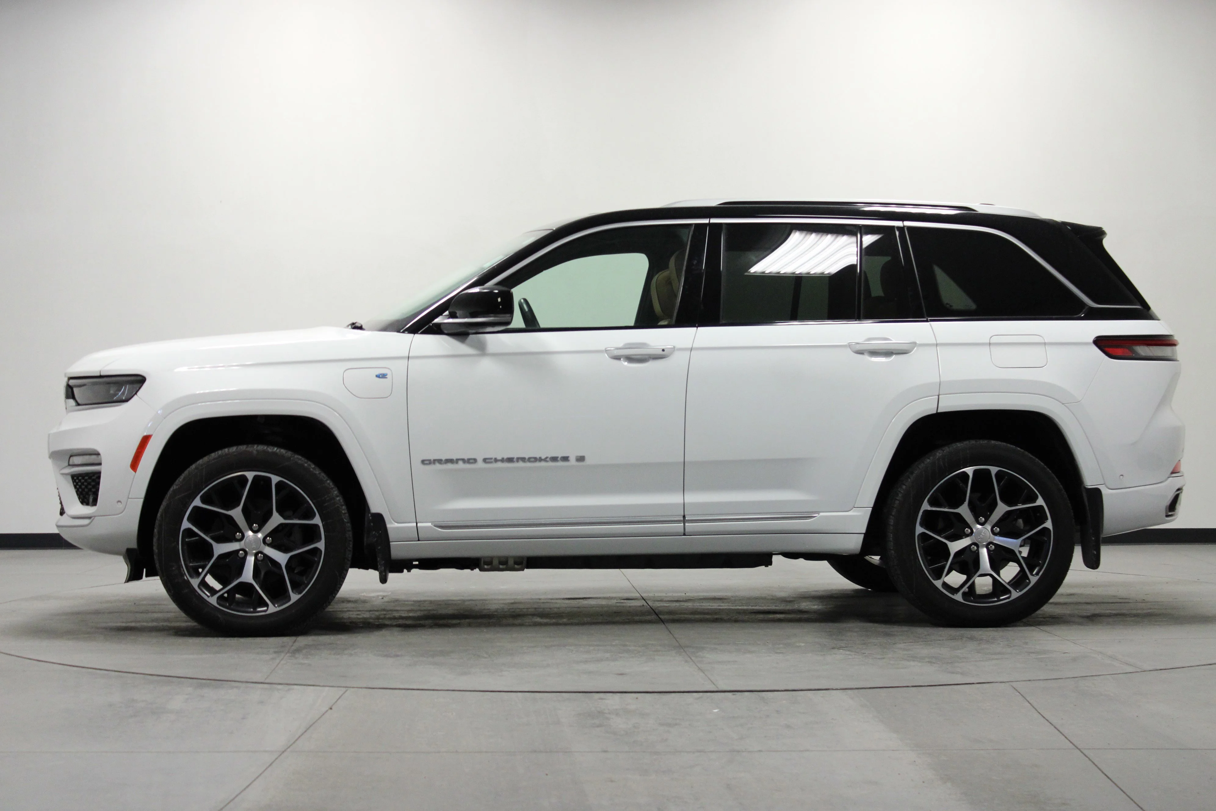 Used 2024 Bright White Clearcoat Jeep Summit Reserve 4xe image 7