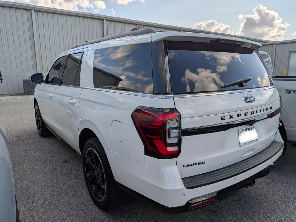 Used 2022 Star White Ford Limited image 12