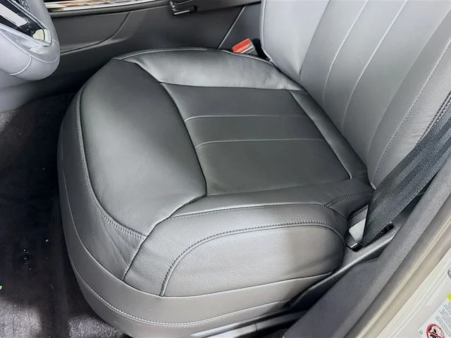 Used 2025 Gray Land Rover S image 22