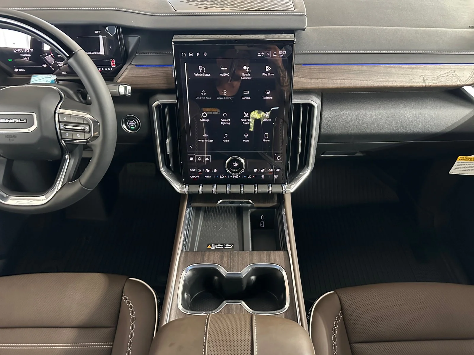 New 2026 Glacier White Tricoat GMC FWD Denali Ultimate image 22