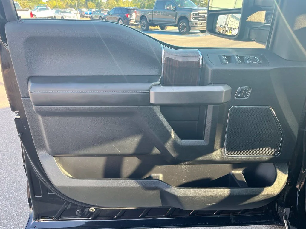 Used 2017 Black Ford Platinum image 11