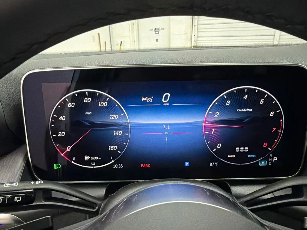 New 2027 White Mercedes-Benz GLC 300 image 15