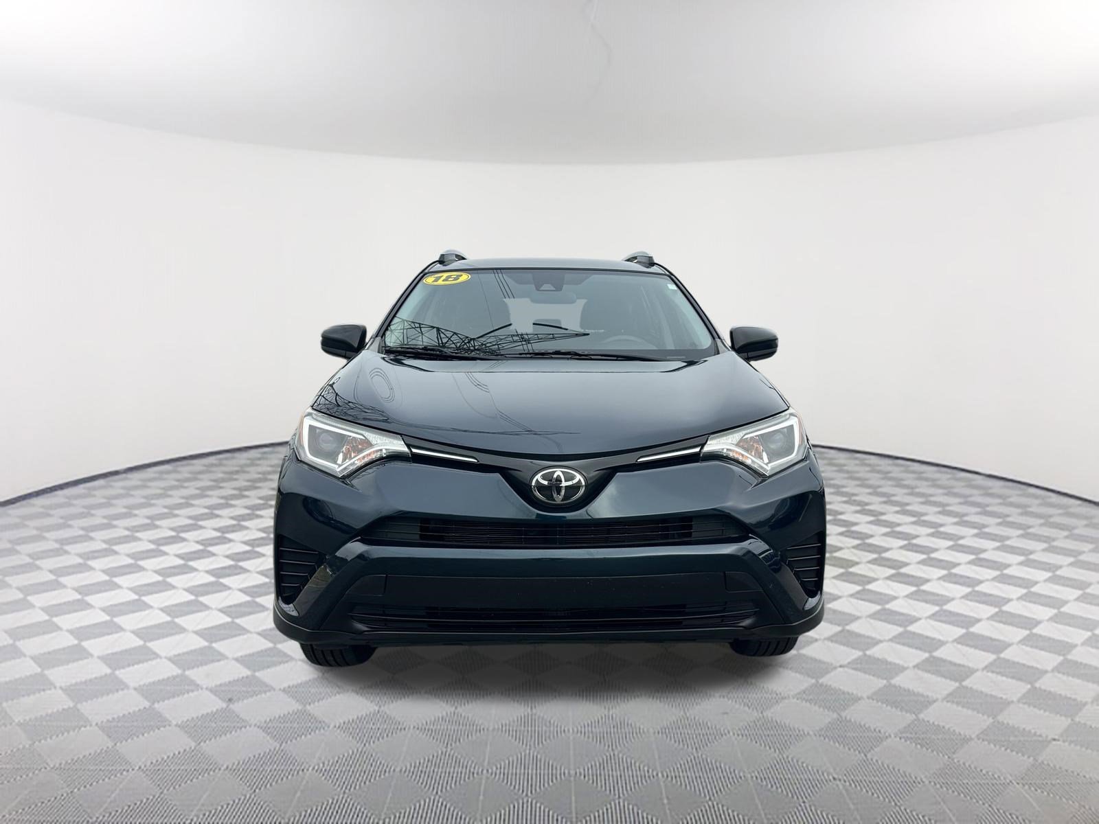 Used 2018 Toyota RAV4 LE with VIN JTMZFREV4JJ165057 for sale in Lilburn, GA