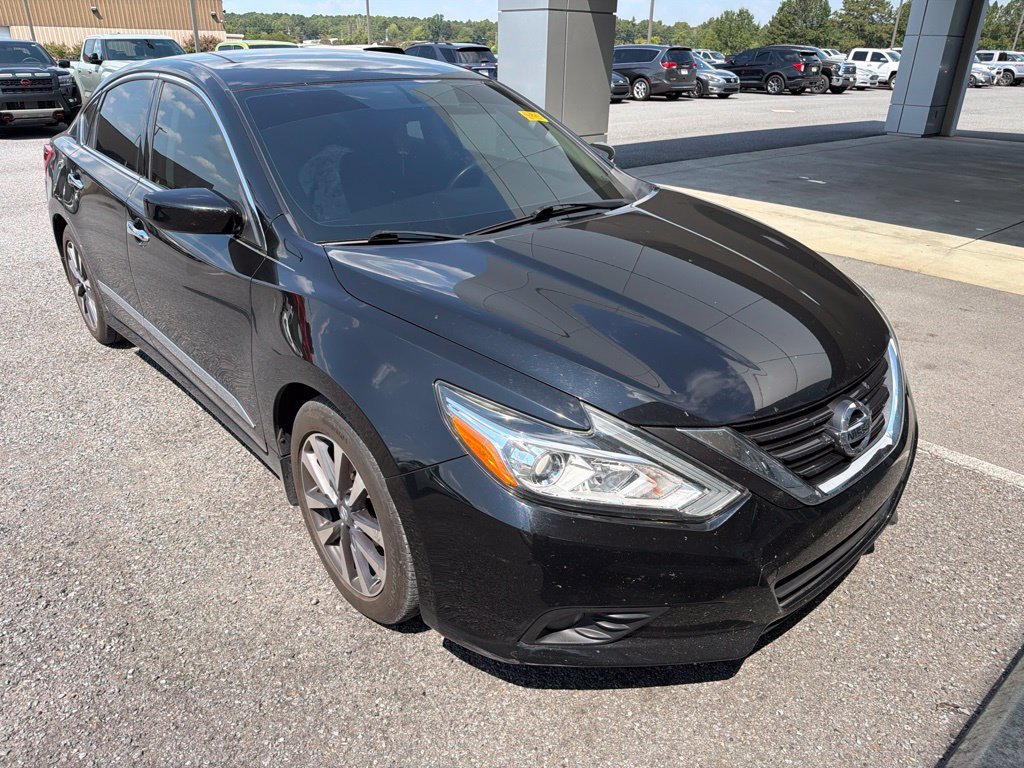 Used 2017 Super Black Nissan 2.5 SV image 5