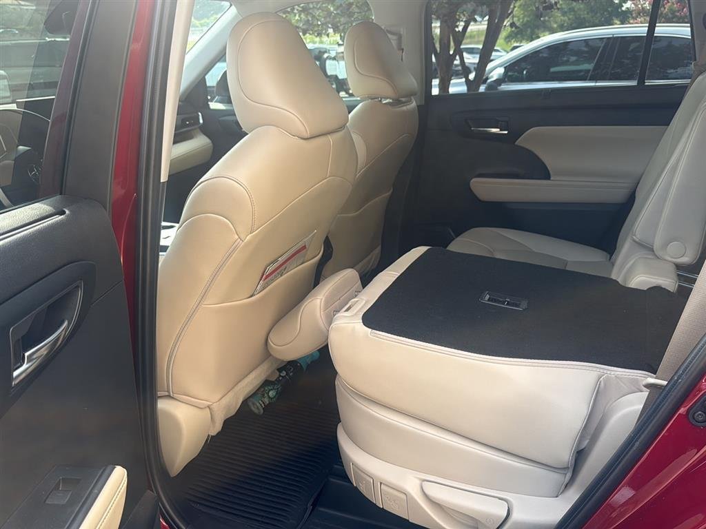 Used 2023 Ruby Flare Pearl Toyota XLE image 13
