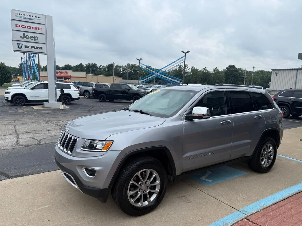 Used 2014 Silver Jeep Limited image 5