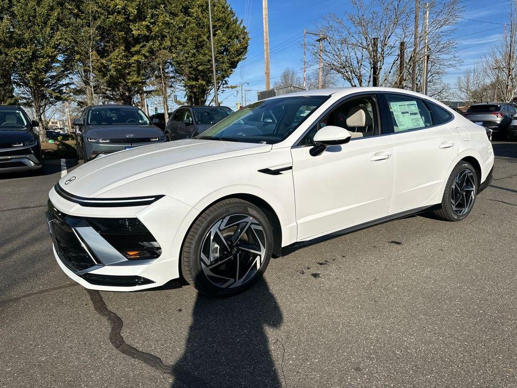 New 2026 White Hyundai SEL Sport image 2