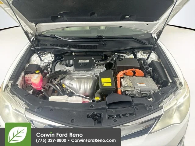 Used 2012 Super White Toyota XLE image 31