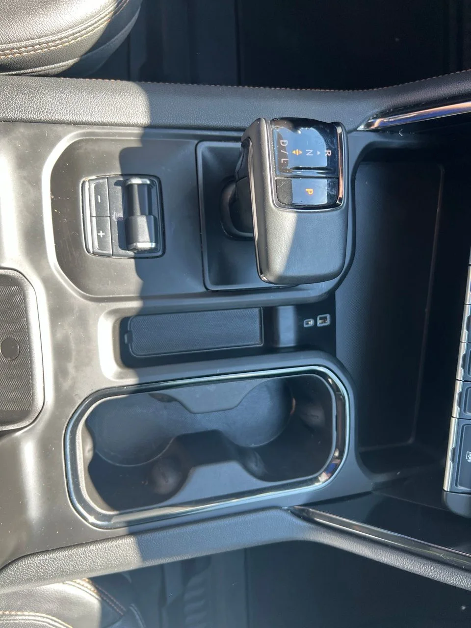 Used 2023 Red GMC AT4 image 34