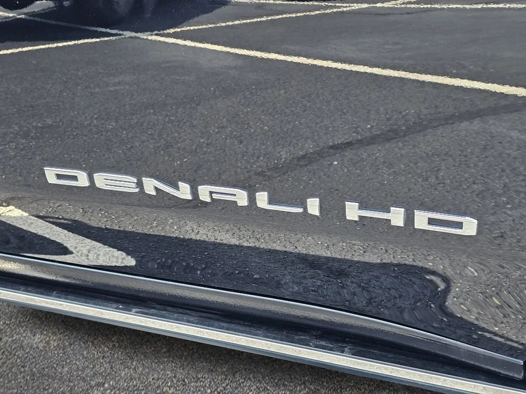 Used 2024 Onyx Black GMC Denali DRW image 8
