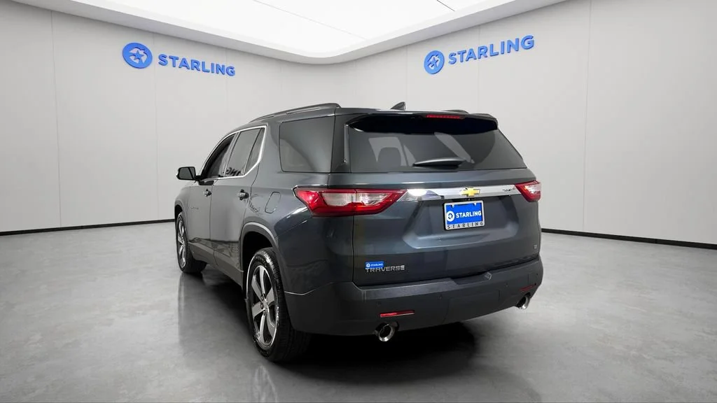 Used 2019 GRAPHITE METALLIC Chevrolet LT Leather image 6