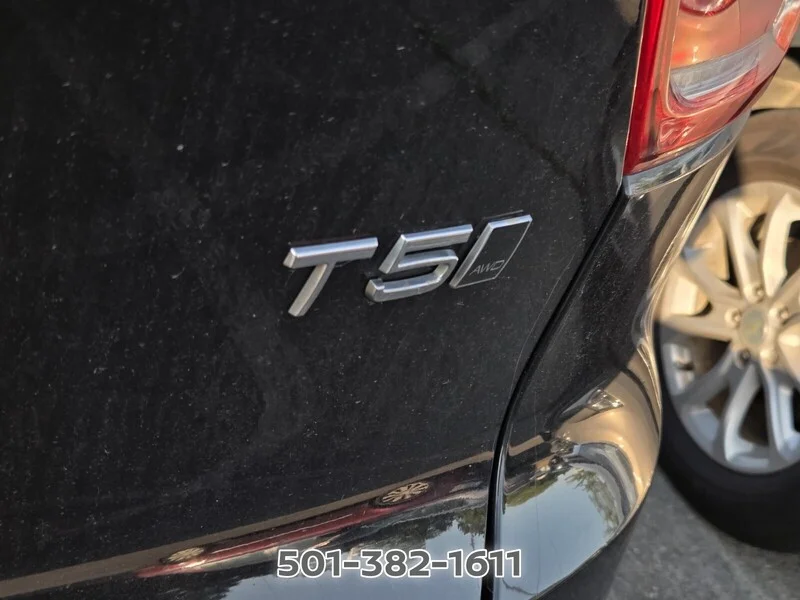 Used 2019 Onyx Black Metallic VOLVO MOMENTUM image 9