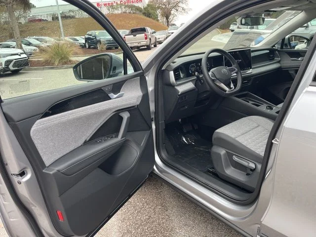 2026 Volkswagen Tiguan S - Photo 4