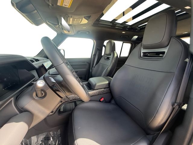 New 2026 Narvik Black Land Rover OCTA Black image 10
