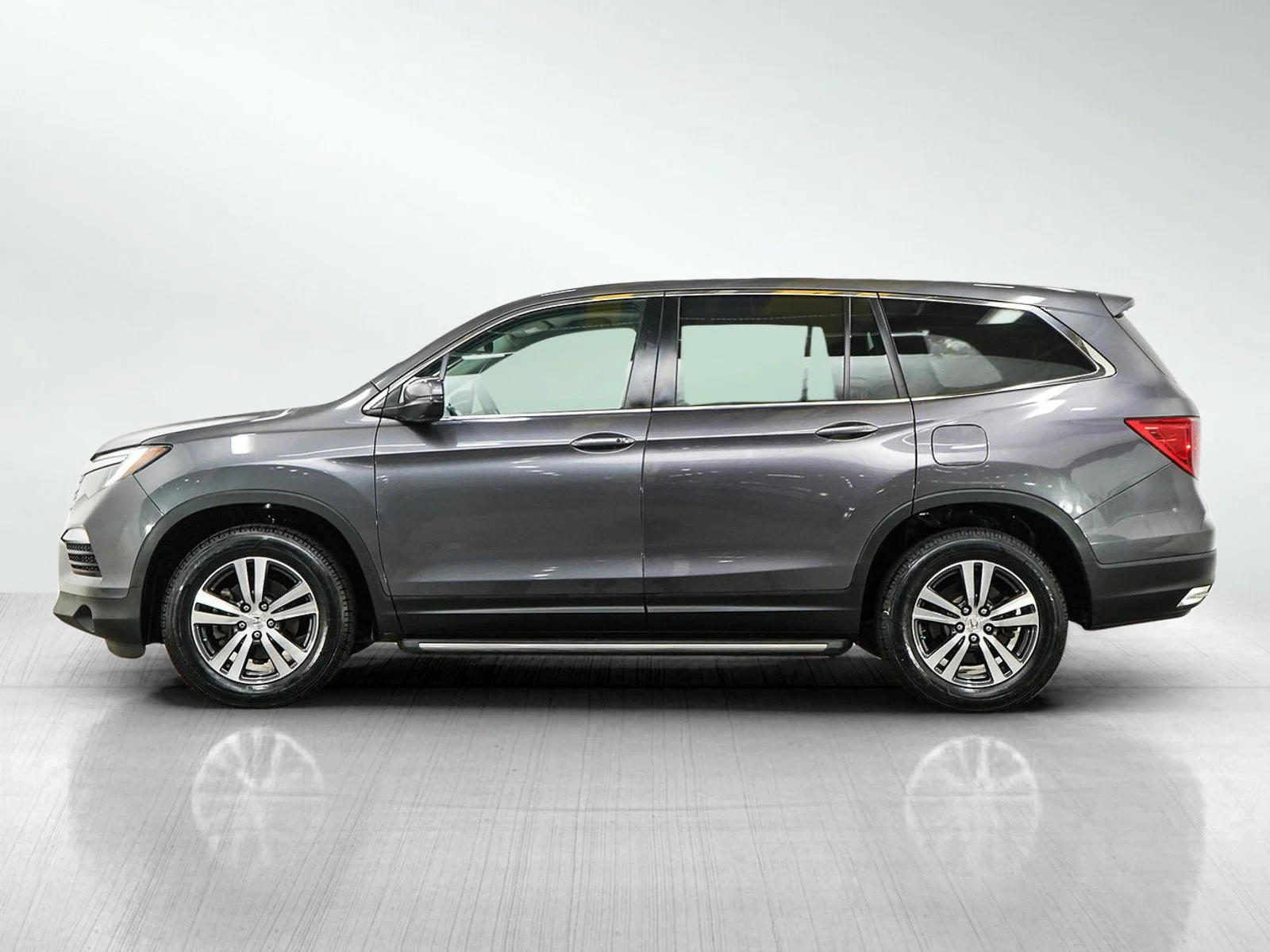 Used 2018 Honda Pilot EX-L with VIN 5FNYF6H55JB038945 for sale in Burnsville, Minnesota