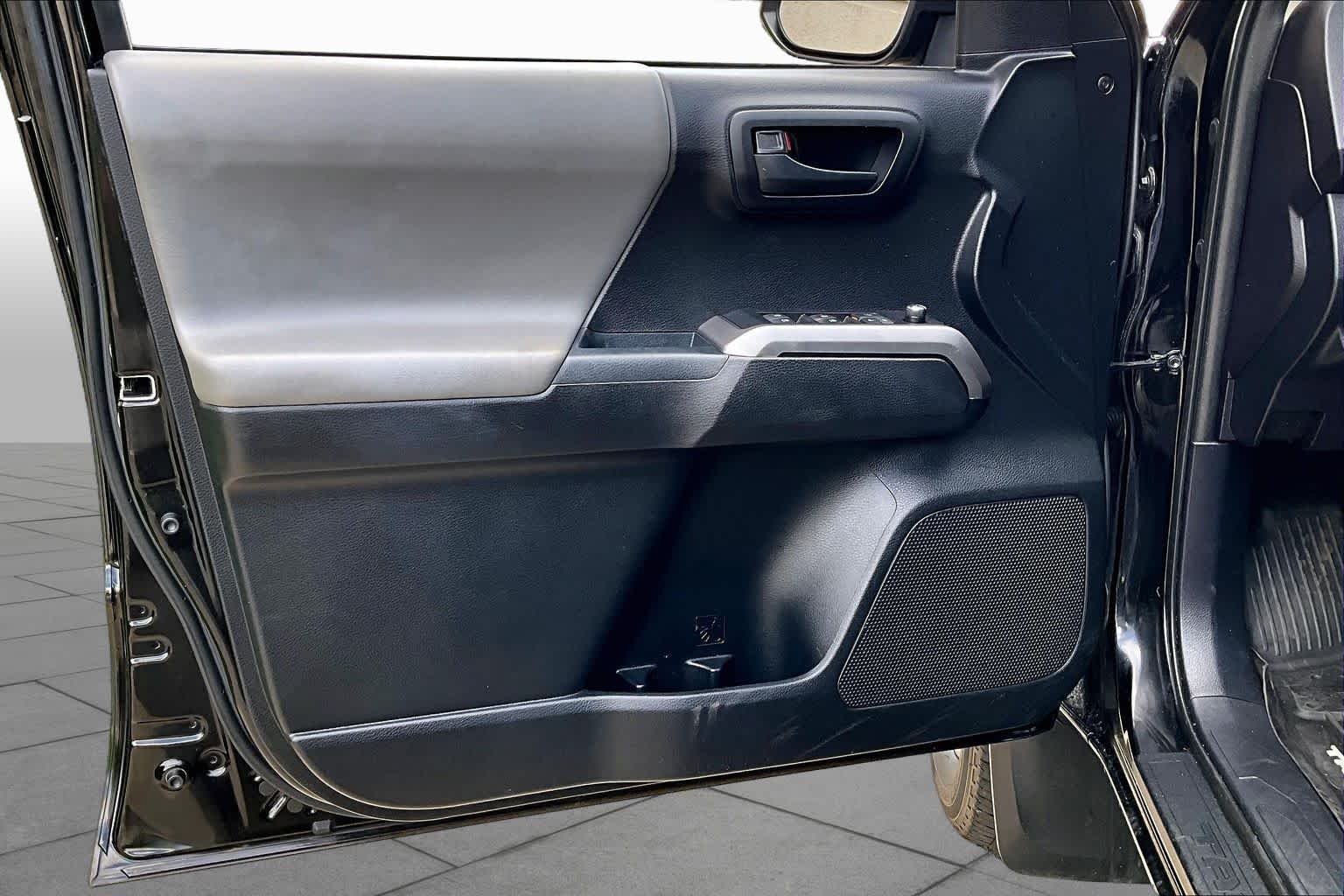 Used 2017 Black Toyota SR5 image 21