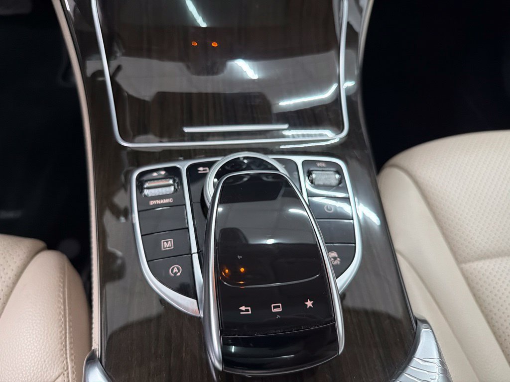 Used 2016 White Mercedes-Benz GLC 300 image 19