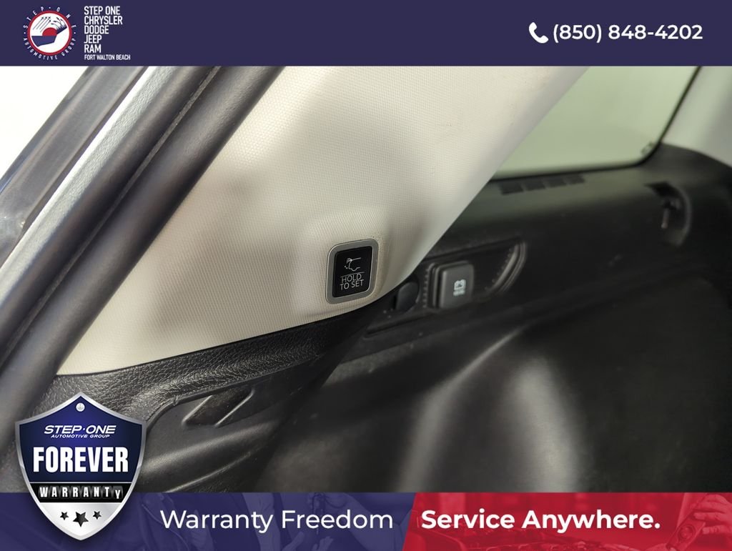 Used 2022 Gray Jeep Limited image 31