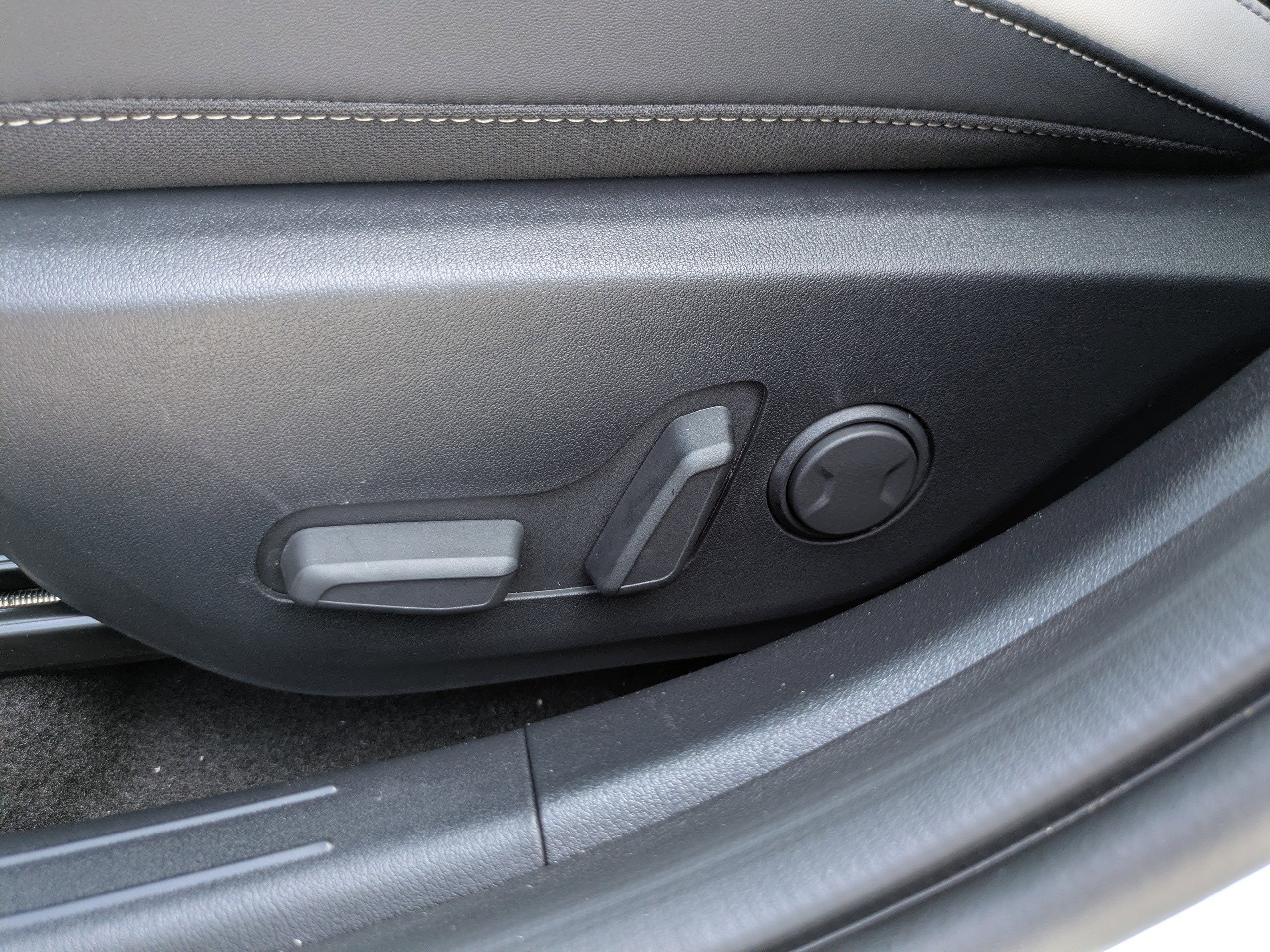 New 2026 Snow White Pearl Kia GT-Line Turbo image 22