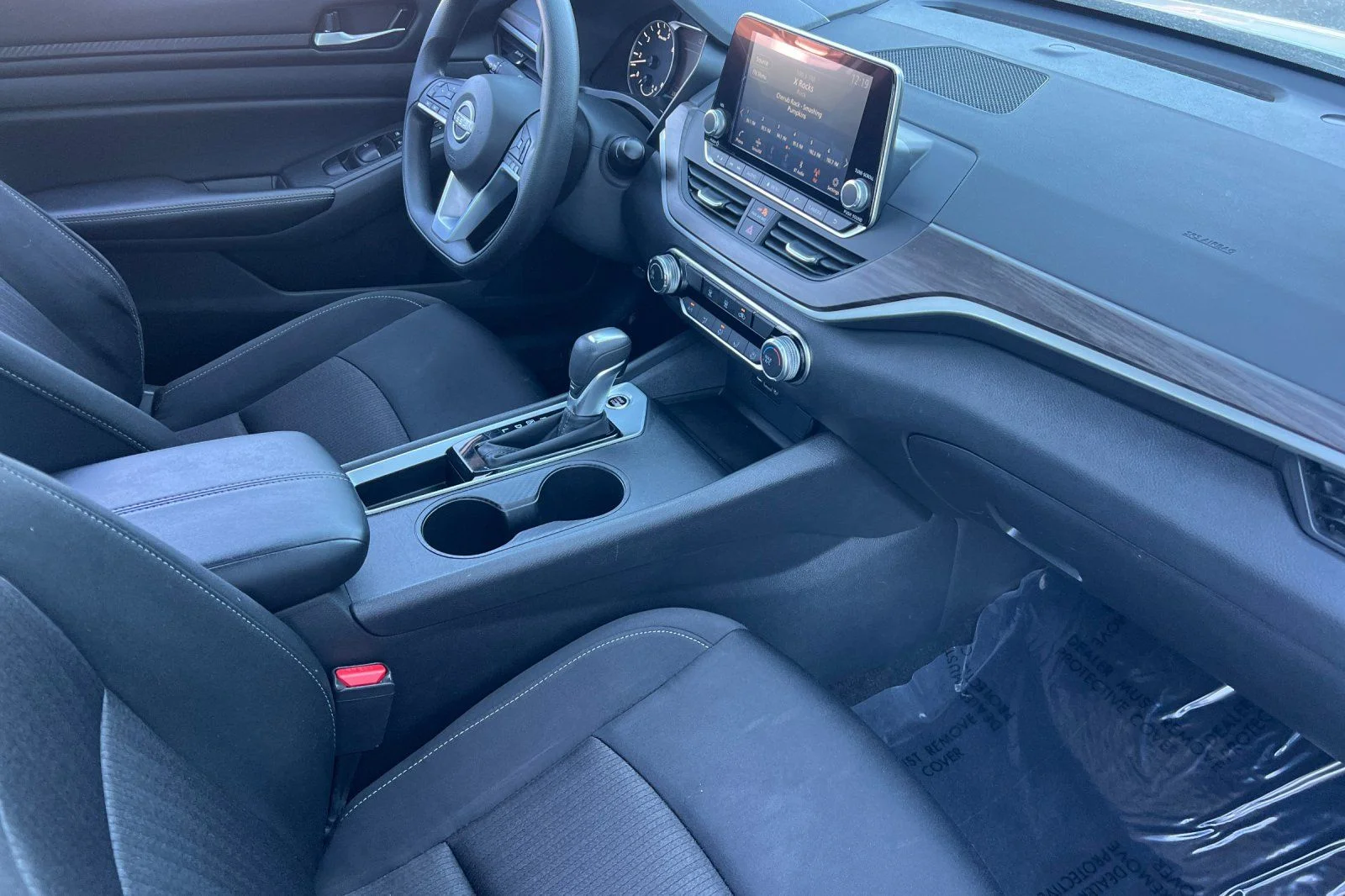 2025 Nissan Altima SV - Photo 12