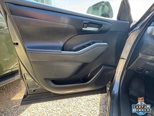 Certified Used 2025 MAGNETIC GRAY MET. Toyota  image 14