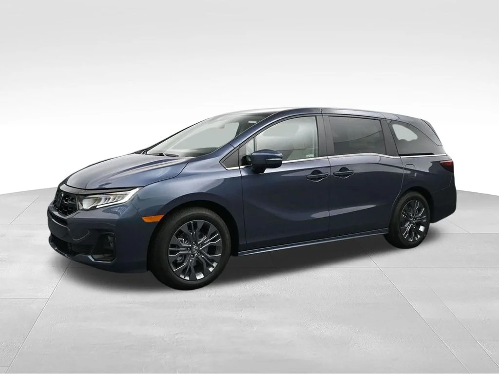 New 2026 Smoke Blue Pearl Honda Touring image 4