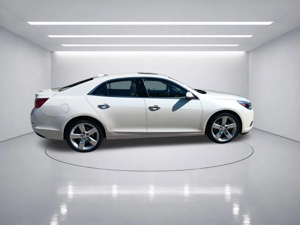 Used 2013 White Diamond Tricoat Chevrolet LTZ image 8