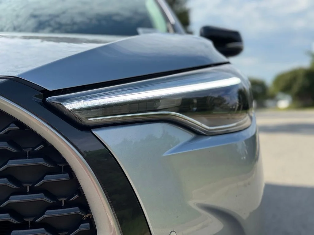 Used 2025 Silver Toyota XLE image 9