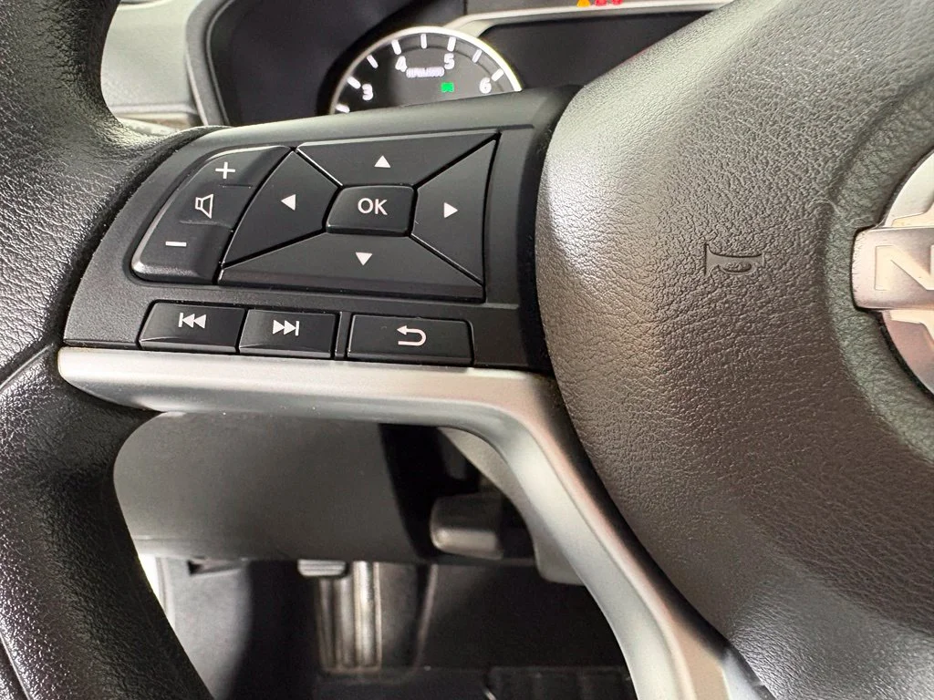 Used 2024 Silver Nissan 2.5 SV image 24