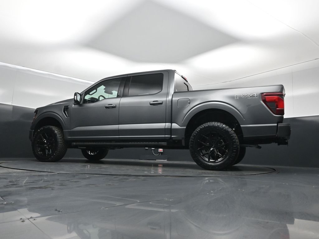 New 2026 Carbonized Gray Metallic Ford XLT image 46