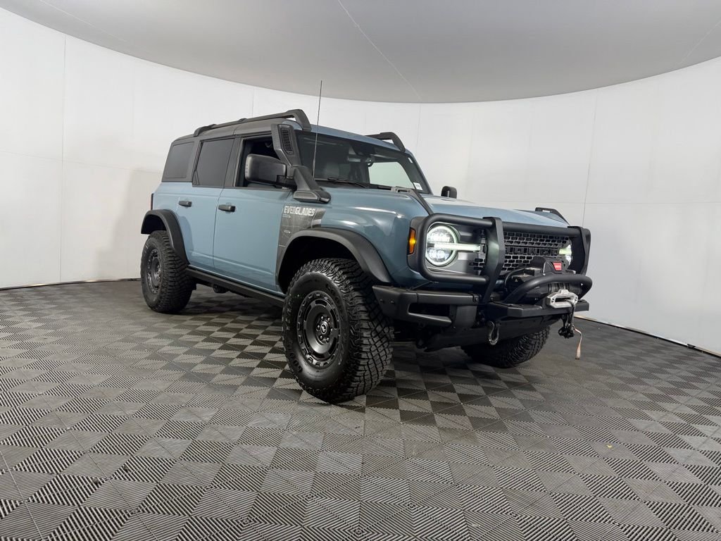 Used 2023 Blue Ford Everglades image 5