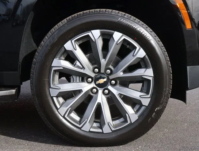 2026 Chevrolet Suburban High Country - Photo 31