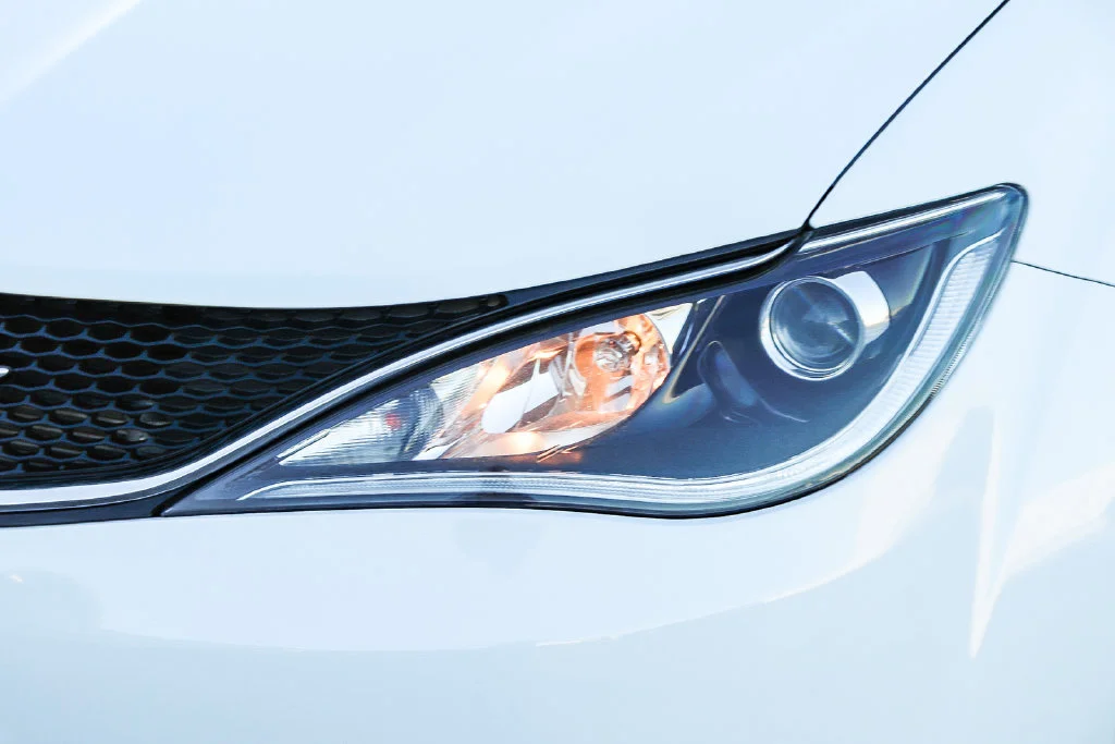 Used 2020 White Chrysler Touring image 4