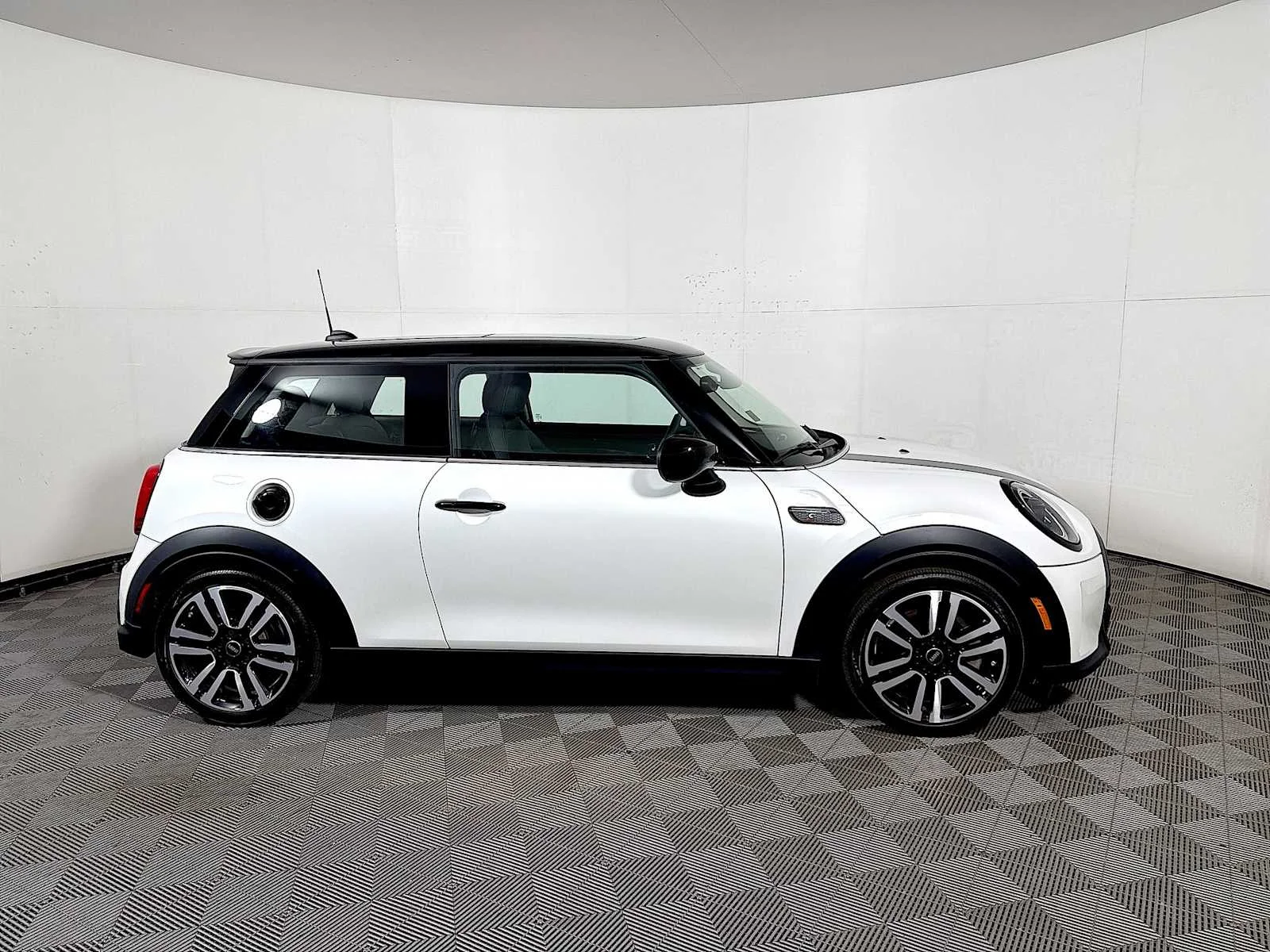 Used 2024 Nanuq White Metallic MINI Cooper S image 7
