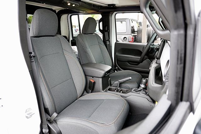 New 2025 Bright White Clear-Coat Exterior Paint Jeep Willys image 18