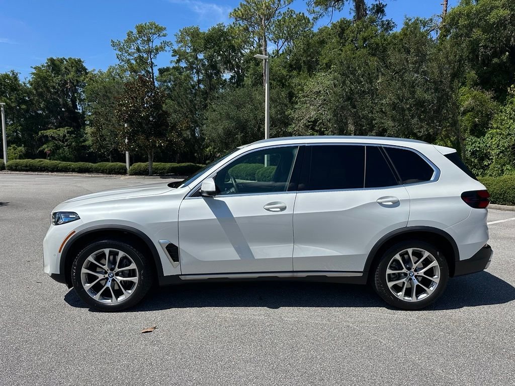 Certified Used 2026 Mineral White Metallic BMW xDrive40i image 2