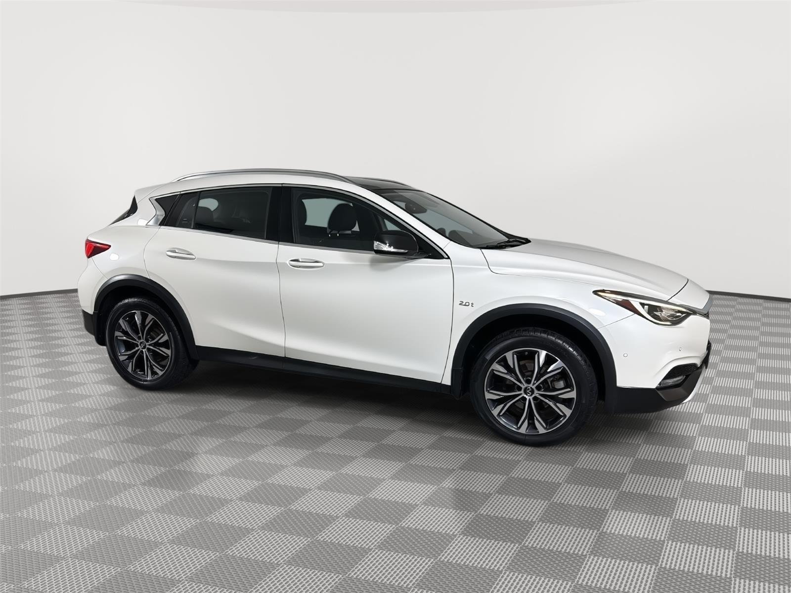 Used 2018 Majestic White INFINITI Premium image 26