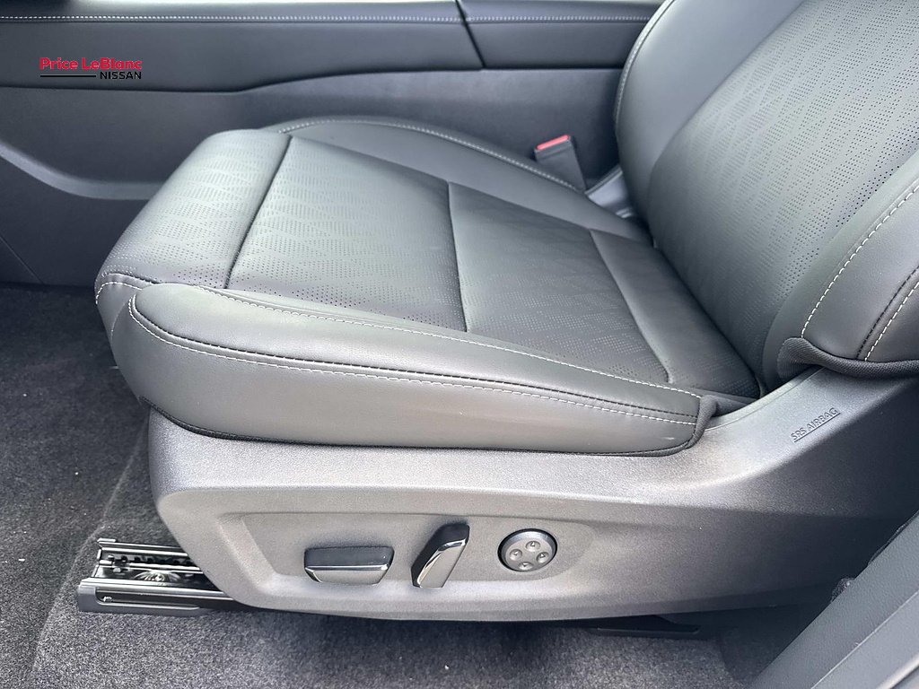 New 2026 Everest White Pearl TriCoat / Super Black Two-tone Nissan Platinum image 12