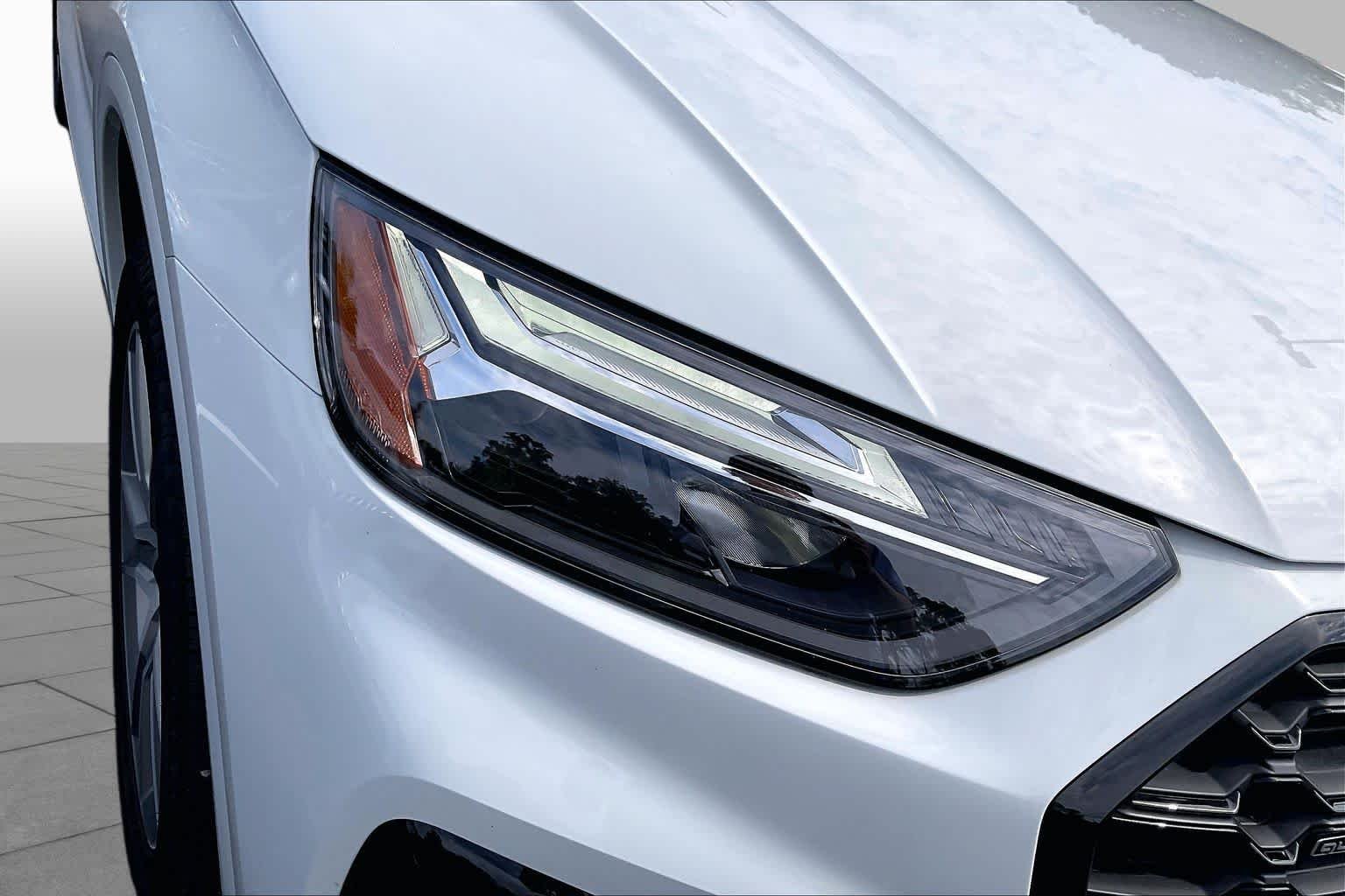 Used 2025 Glacier White Metallic Audi S line Premium image 28