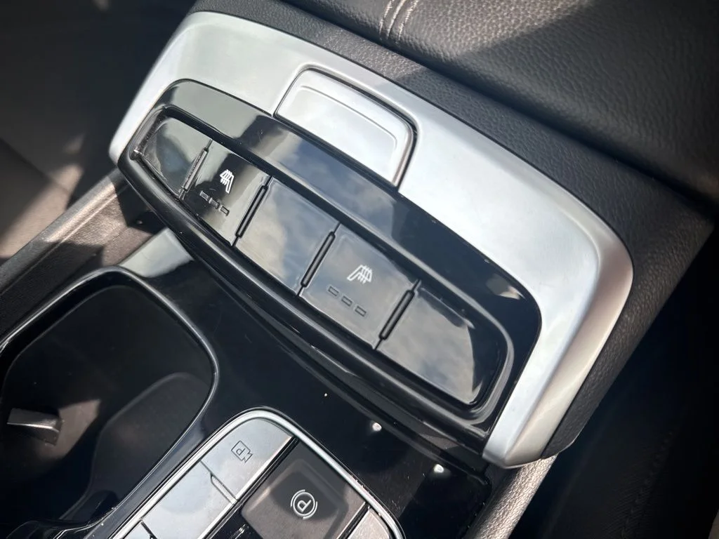Used 2022 Gray Hyundai SEL image 28