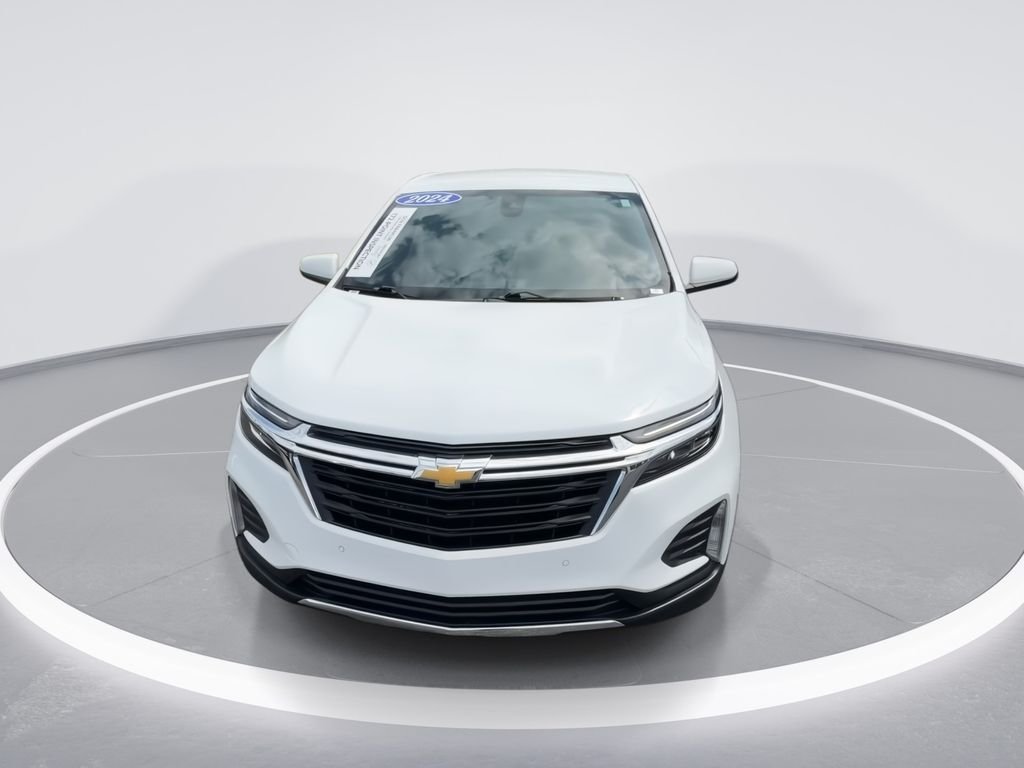 Used 2024 White Chevrolet LT image 3