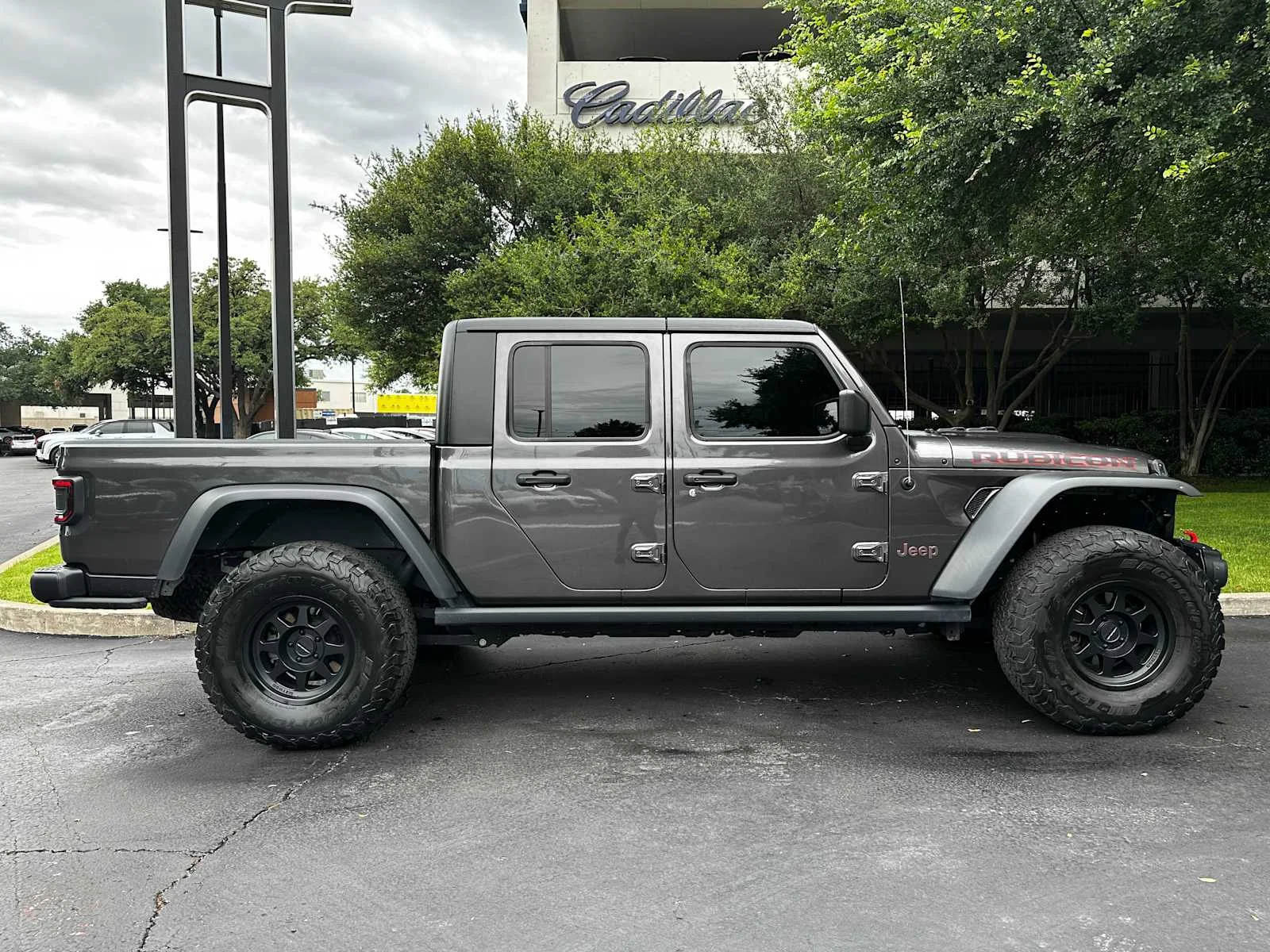 Used 2023  Jeep Rubicon image 6