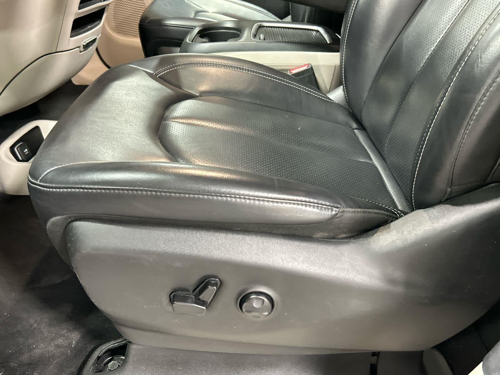 2023 Chrysler Pacifica Touring L - Photo 25