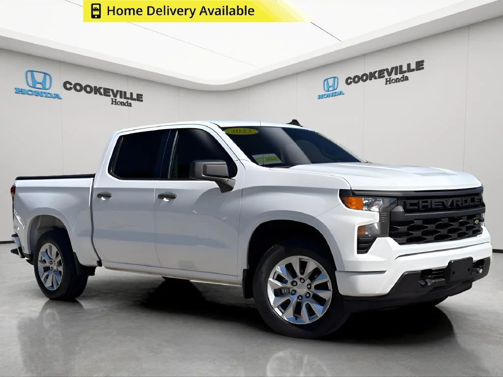 Used 2022 Summit White Chevrolet Custom image 1