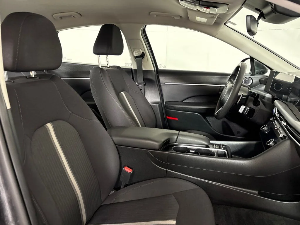 Used 2025 Gray Hyundai SEL image 12