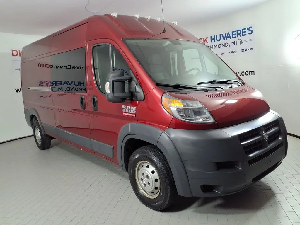 Used 2015 Red Ram High Roof image 3